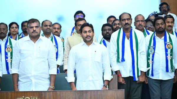 అసెంబ్లీ బడ్జెట్ సమావేశాలకు హాజరుకావాలని వైఎస్సార్సీపీ ఎమ్మెల్యేలకు వైఎస్ జగన్ కీలక ఆదేశాలు జారీ చేశారు