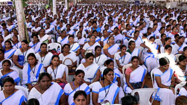 చెల్లించని బకాయిలు మరియు అధిక వేతనాల డిమాండ్లపై ఆంధ్రప్రదేశ్‌లో నిరవధిక సమ్మె చేస్తామని ఆశా వర్కర్స్ యూనియన్ హెచ్చరించింది