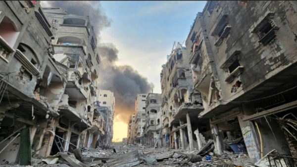 US ఇజ్రాయెల్‌పై క్షిపణి బ్యారేజీలకు నిధులు సమకూర్చడానికి ఇరాన్ ఆంక్షలను ఎలా దాటవేస్తుంది అనేది ఇక్కడ లొసుగు