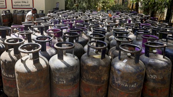 Commercial LPG Quota Hits 50 Percent Big Boost for Restaurants and Food Units Amid Global Energy Crisis Commercial LPG Quota Hits 50 Percent Big Boost for Restaurants and Food Units Amid Global Energy Crisis