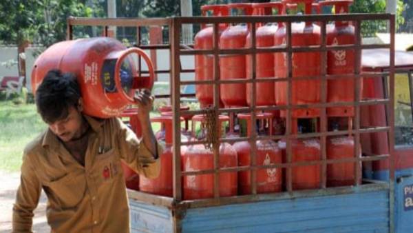 LPG క్రైసిస్ అప్‌డేట్ ఇప్పుడు బుకింగ్ చేసిన 2 రోజుల్లోనే సిలిండర్ డెలివరీకి కేంద్ర ప్రభుత్వం హామీ ఇస్తుంది