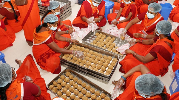 Massive Effort 300 Srivari Sevaks Pack 85000 Laddus for Dispatch to Vontimitta Temple Kalyanotsavam Massive Effort 300 Srivari Sevaks Pack 85000 Laddus for Dispatch to Vontimitta Temple Kalyanotsavam