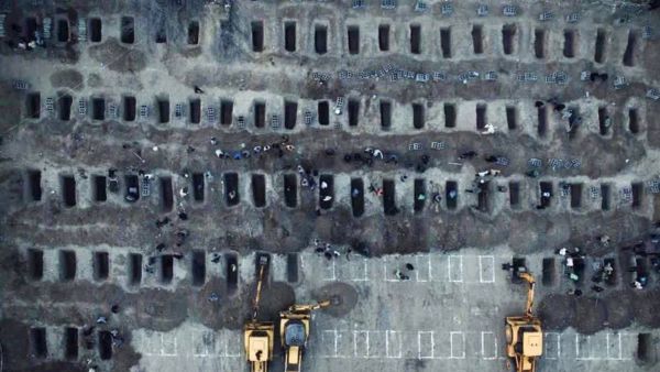 సామూహిక సమాధుల హృదయ విదారక చిత్రాలు మినాబ్ బాలికల పాఠశాలపై జరిగిన క్రూరమైన దాడిని ఇరాన్ విదేశాంగ మంత్రి ఖండించారు సామూహిక సమాధుల హృదయ విదారక చిత్రాలు మినాబ్ బాలికల పాఠశాలపై జరిగిన క్రూరమైన దాడిని ఇరాన్ విదేశాంగ మంత్రి ఖండించారు