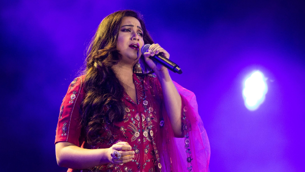 star-singer-shreya-ghoshal-shocking-comments-on-chikni-chameli-song-from-agnipath-movie star-singer-shreya-ghoshal-shocking-comments-on-chikni-chameli-song-from-agnipath-movie