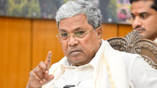 ఎల్‌పీజీ ధరల పెంపు, విదేశాంగ విధానంపై ప్రధాని మోదీని హైకమాండ్ దూషిస్తే సీఎం పదవి నుంచి వైదొలగేందుకు సిద్ధరామయ్య సిద్ధమయ్యారు.