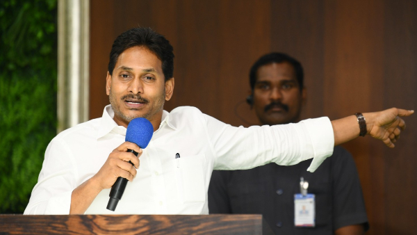 తిరుమల తిరుపతి దేవస్థానం నాయకత్వంలో చిత్తశుద్ధి, అంకితభావం ఉండాలని వైఎస్‌ఆర్‌సీపీ అధినేత వైఎస్‌ జగన్‌ పిలుపునిచ్చారు