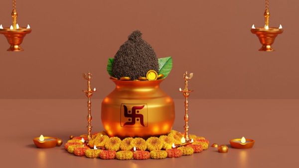 Akshaya Tritiya Vishnu and Lakshmi Bring Wealth and Happiness A Auspicious Day for Gold Purchases