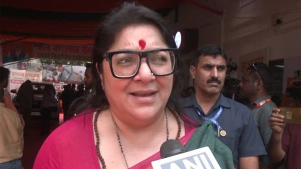 ఉత్తర బెంగాల్‌లో BJP సునామీ TMC గుండ రాజ్‌ను సువెందు స్లామ్‌లు చేయడంతో కాషాయ తరంగాన్ని లాకెట్ ఛటర్జీ అంచనా వేశారు