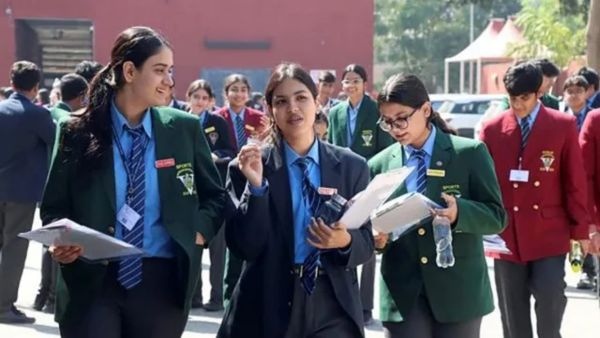 CBSE New Curriculum 2026-27 Mandatory Third Language for Class 6 and Advanced Math Options for Class 9 Students