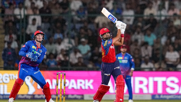 IPL 2026 ప్లేఆఫ్‌ల రేస్ ప్రస్తుత స్టాండింగ్‌లు మరియు టాప్ 4 అంచనాలు