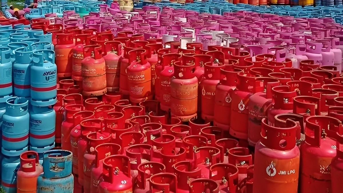 సామాన్యులకు బిగ్ షాక్.. గ్యాస్‌ సిలిండర్ ధర భారీగా పెంపు.. అర్ధరాత్రి నుంచి అమలు