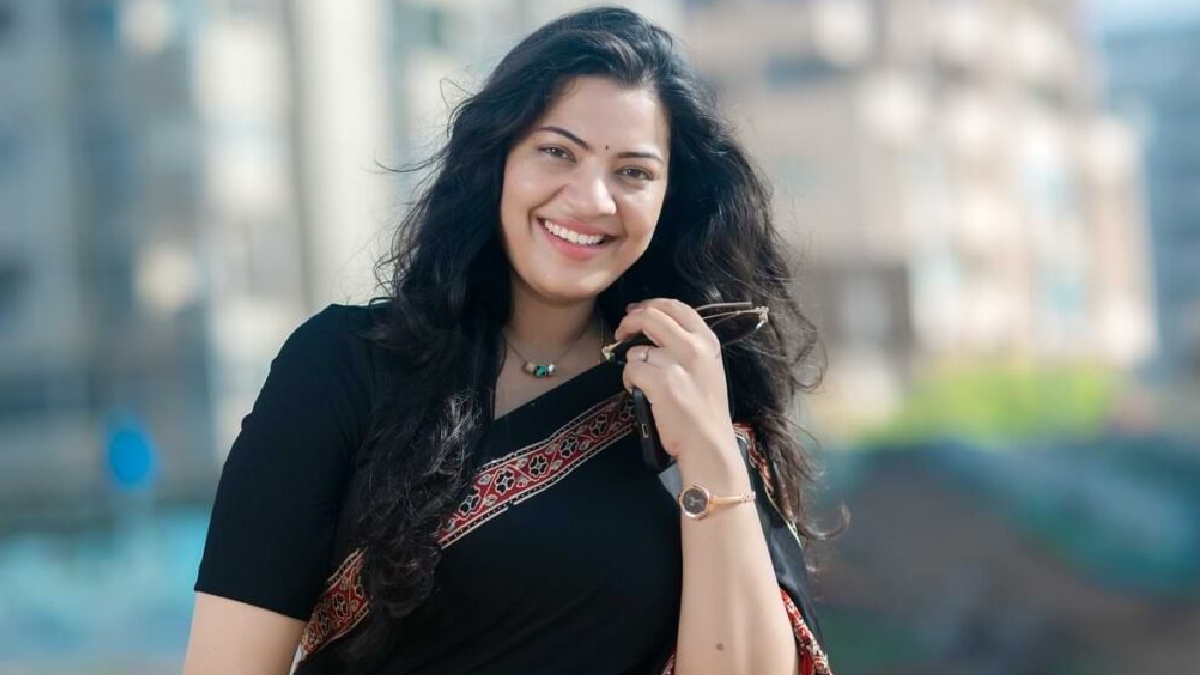 నోరు తెరిస్తే వాళ్ల కాపురాలే కూలిపోతాయి - గీతా మాధురి