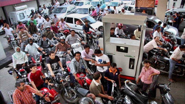 HongKong Petrol Price Nears 400 per Liter Due to Oil Crisis Citizens Refuel in China petrol price