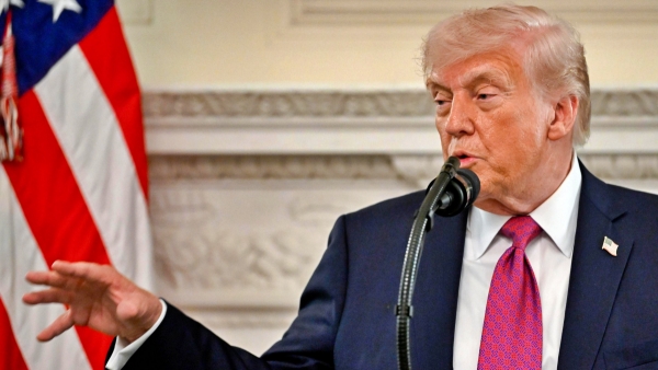 పతనం అంచున ఇరాన్ ఆర్థిక మరియు రాజకీయ సంక్షోభంపై ట్రంప్ తీవ్ర వ్యాఖ్యలు చేశారు