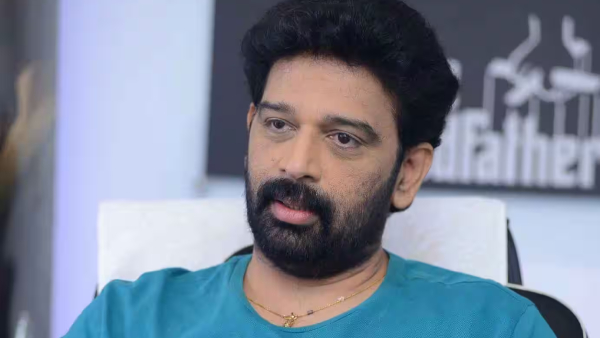actor-jd-chakravarthy-made-sensational-comments-on-film-industry-and-star-heros-goes-viral