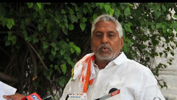 jeevan-reddy-fixed-his-joining-party-date-after-meeting-with-his-followers-in-jagityal