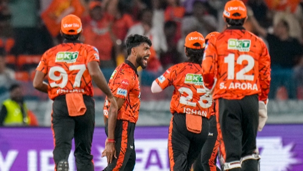 SRH vs RR Debutant Praful Hinge Makes IPL History with Three Wickets in the Opening Over