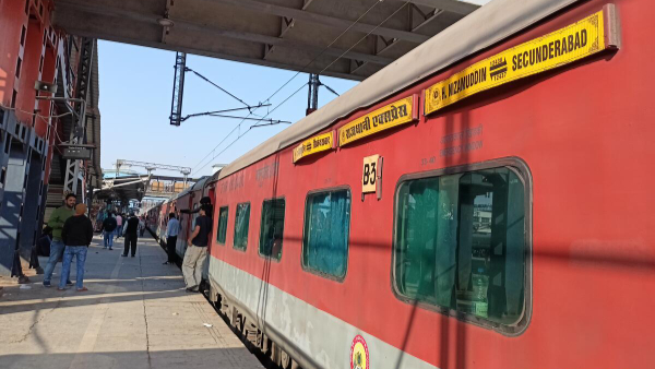 South Central Railway Adds Extra 1st AC Coach to Secunderabad-Nizamuddin Rajdhani Express