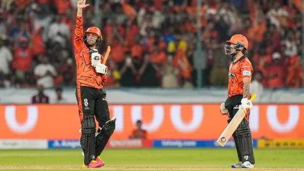 SRH vs DC టర్నింగ్ పాయింట్ అభిషేక్ శర్మ యొక్క అజేయమైన టన్ను IPL 2026లో ఢిల్లీ క్యాపిటల్స్‌ను చదును చేసింది