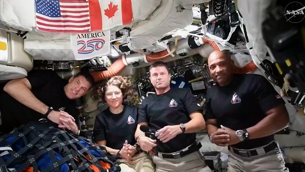 Trump Speaks with Artemis II Crew on a Night of Unforgettable Space Feats as Far Side of the Moon Eclipse Trump Speaks with Artemis II Crew on a Night of Unforgettable Space Feats as Far Side of the Moon Eclipse