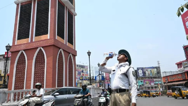 andhra-pradesh-police-department-care-for-traffic-police-by-giving-special-kit-due-to-high-temperatu andhra-pradesh-police-department-care-for-traffic-police-by-giving-special-kit-due-to-high-temperatu