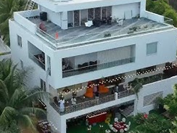Bandla Ganesh Actor Raja Ravindra revealed that the house built by producer is worth 100 crore Bandla Ganesh Actor Raja Ravindra revealed that the house built by producer is worth 100 crore