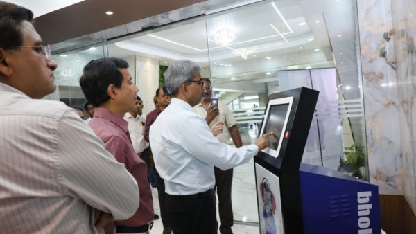 Revolutionary AI Inquiry Systems in SCR Bholu Max Supports 12 Indian Languages at Kacheguda Station