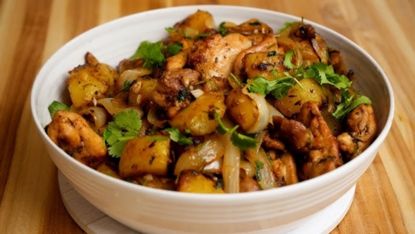 Chicken with Aloo Fry Delicious Easy Recipe with Full Ingredients and Preparation Method Chicken Chicken with Aloo Fry Delicious Easy Recipe with Full Ingredients and Preparation Method Chicken