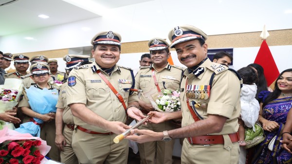 cv-anand-took-charge-as-director-general-of-police-replacing-b-shivdhar-reddy-who-retired-on-friday