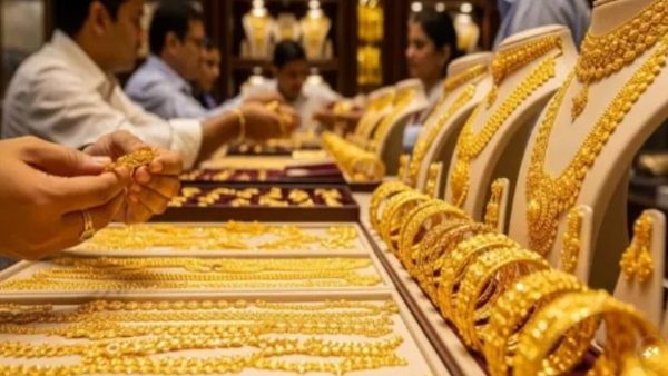 India Gold and Silver Prices Dip at MCX 24K at Rs 159940 and 22K at Rs 146610 per 10g in Mumbai India Gold and Silver Prices Dip at MCX 24K at Rs 159940 and 22K at Rs 146610 per 10g in Mumbai