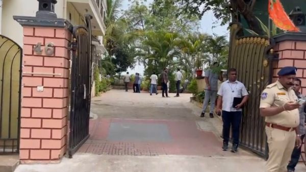 Retired IPS Officer s Wife Murdered in Hyderabad Police Suspect Nepali Gang Involvement in Jubilee Hills Case Retired IPS Officer s Wife Murdered in Hyderabad Police Suspect Nepali Gang Involvement in Jubilee Hills Case