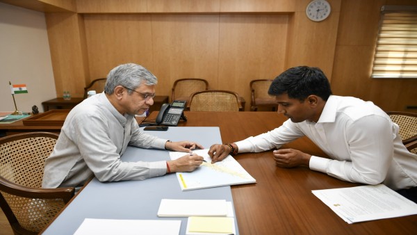 railways-to-launch-vijayawada-banglore-vandebharat-soon-as-lavu-srikrishna-devararulu-latest-meeti railways-to-launch-vijayawada-banglore-vandebharat-soon-as-lavu-srikrishna-devararulu-latest-meeti