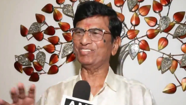 Vijay s Father SA Chandrasekhar to Congress Join Hands With Vijay He Will Restore the Power You Lost