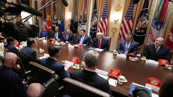 US-Iran Peace Treaty Trump Lays Down Strict Terms on Hormuz Strait and Enriched Uranium in Situation Room