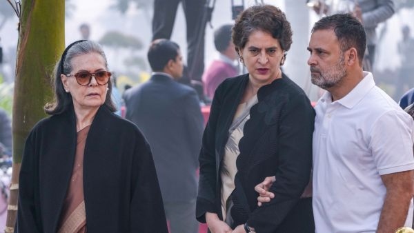 Sonia Gandhi Admitted to Medanta Hospital with Infections Rahul Gandhi Cancels Kerala Trip to Stay by Her Side Sonia Gandhi Admitted to Medanta Hospital with Infections Rahul Gandhi Cancels Kerala Trip to Stay by Her Side