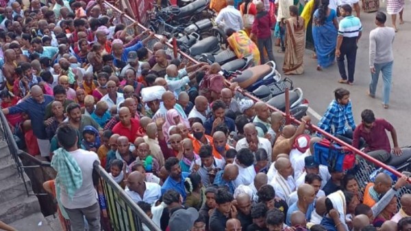 tirumala-witnesses-massive-rush-of-pilgrims-over-the-last-few-days-sets-new-record-here-the-detail