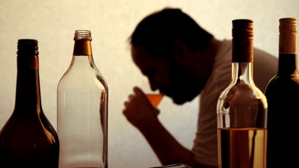 Hooch Tragedy in Maharashtra 15 Killed Due to Toxic Liquor CM Fadnavis Orders Strict Action Details