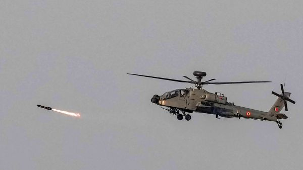 US Approves 482 Million Dollar Military Package For India To Support Apache Helicopters And M777 Howitzers