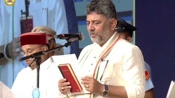 DK Shivakumar Takes Oath as Karnataka Chief Minister While Carrying the Copy of the Constitution