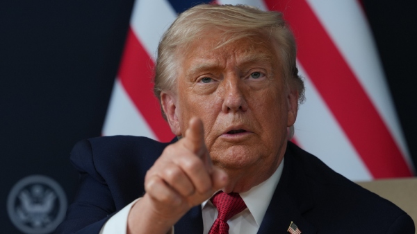 Donald Trump Warns Iran Over Strait of Hormuz Closure Amid Switzerland Peace Talks Details