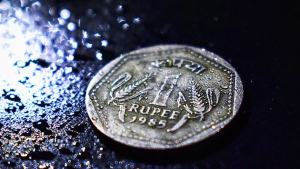 Indian Rupee Gains 25 Paise To Close At 95 36 As International Crude Oil Prices Drop Significantly