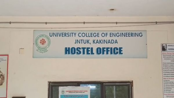 Kakinada JNTU Mess Shut Down Over Fee Dues Hundreds of Students Left Starving Without Any Prior Notice Kakinada JNTU Mess Shut Down Over Fee Dues Hundreds of Students Left Starving Without Any Prior Notice