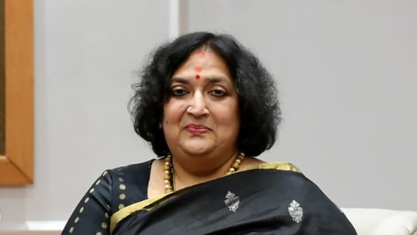 లతా రజినీకాంత్ మక్కల్ మేడాయిని ప్రారంభించి సానుకూల సామాజిక మార్పును అట్టడుగు స్థాయికి తీసుకెళ్లాలని అందరినీ ఆహ్వానిస్తున్నారు లతా రజినీకాంత్ మక్కల్ మేడాయిని ప్రారంభించి సానుకూల సామాజిక మార్పును అట్టడుగు స్థాయికి తీసుకెళ్లాలని అందరినీ ఆహ్వానిస్తున్నారు