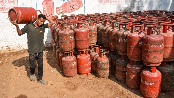 LPG prices rise 19 kg cylinders now at 3113 50 in Delhi Rates of 5 kg FTL increased by Rs 11