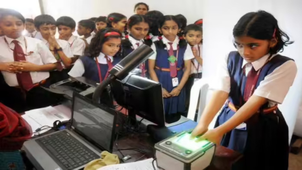 Hyderabad GPO mobile Aadhaar services launched directly in schools for students all aadhar works Hyderabad GPO mobile Aadhaar services launched directly in schools for students all aadhar works