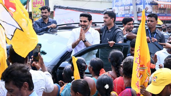 Nara Lokesh Challenges Jagan Mohan Reddy Right Near Tadepalli Palace Over DSC Appointments and Job Calendar Nara Lokesh Challenges Jagan Mohan Reddy Right Near Tadepalli Palace Over DSC Appointments and Job Calendar