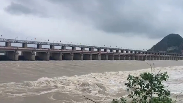 Prakasam Barrage In Vijayawada Releases First Water of the Season 2 900 Cusecs Downstream