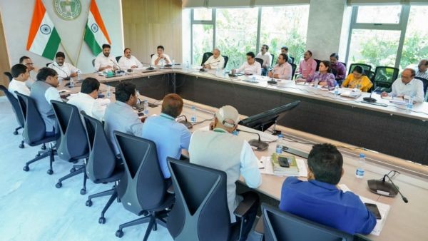 Telangana CM Revanth Reddy Orders App Based Fertilizer Booking and Strengthens Rythu Vedikas for Farmers Telangana CM Revanth Reddy Orders App Based Fertilizer Booking and Strengthens Rythu Vedikas for Farmers