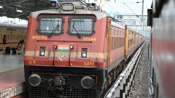 SC Railway runs Hyderabad to Wadi Unreserved Special Trains for Smooth Travel clear extra passengers rush