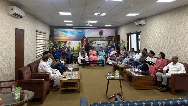 TMC Rebel MPs to Meet Speaker Om Birla Tomorrow Abhishek Banerjee Urges Him Not to Recognise Them TMC Rebel MPs to Meet Speaker Om Birla Tomorrow Abhishek Banerjee Urges Him Not to Recognise Them